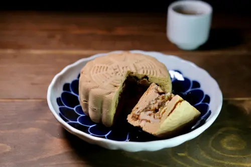 今日必吃／胡天蘭評「捨不得送人」的月餅！超水準餅皮：無人能及
