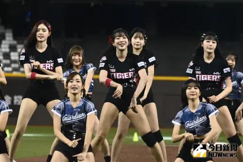 ▲李珠珢登上大巨蛋。(圖/記者林柏年攝) ▲李珠珢登上大巨蛋。(圖/記者林柏年攝)