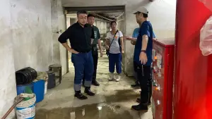 仁武地區校園勘災 李懷仁:防範積水退後防疫消毒