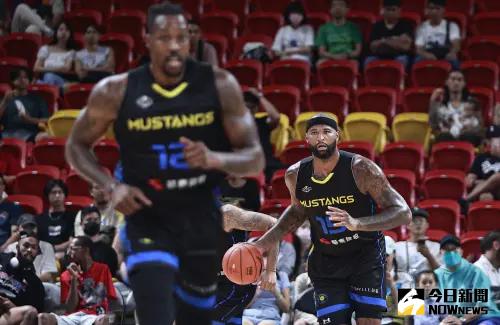▲ TAT台北野馬隊「表弟」卡森斯(DeMarcus Cousins)。(圖/記者葉政勳攝 , 2024.07.28) ▲ TAT台北野馬隊「表弟」卡森斯(DeMarcus Cousins)。(圖/記者葉政勳攝 , 2024.07.28)