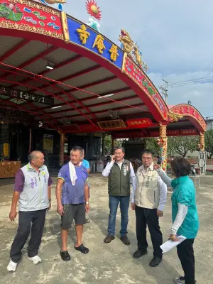 ▲黃偉哲進一步指出,下週可能有另一波低壓帶接近,已特別拜託中央調度抽水機前來台南待命。(圖/南市府提供) ▲黃偉哲進一步指出,下週可能有另一波低壓帶接近,已特別拜託中央調度抽水機前來台南待命。(圖/南市府提供)