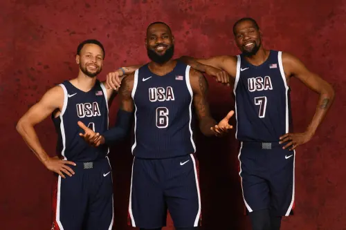 ▲LeBron James、Stephen Curry和Kevin Durant三人珍貴合影，美國男籃的三巨頭。（圖／翻攝自USA Basketball）