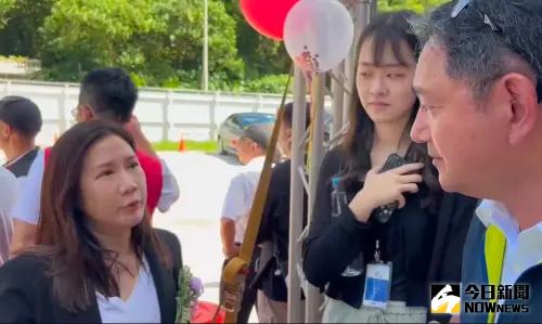 台北市議員柳采葳質問北市動保處長陳英豪 ▲台北市議員柳采葳向北市動保處長陳英豪詢問虐狗案處理狀況。(圖/記者朱永強攝,2024.07.29)
