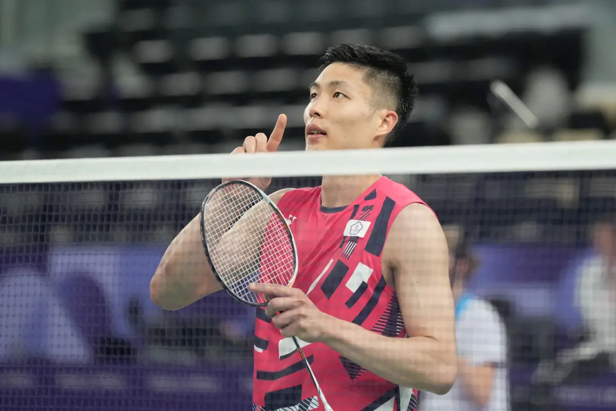 ▲台灣羽球一哥周天成今在中國大師賽男單32強，鏖戰68分鐘擊退20歲印度新星謝蒂，成功晉級男單16強。（圖／中華奧會提供）