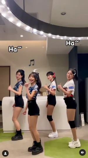 ▲慈妹和李晧禎與起亞虎成員跳三振舞。(圖/慈妹IG) ▲慈妹和李晧禎與起亞虎成員跳三振舞。(圖/慈妹IG)