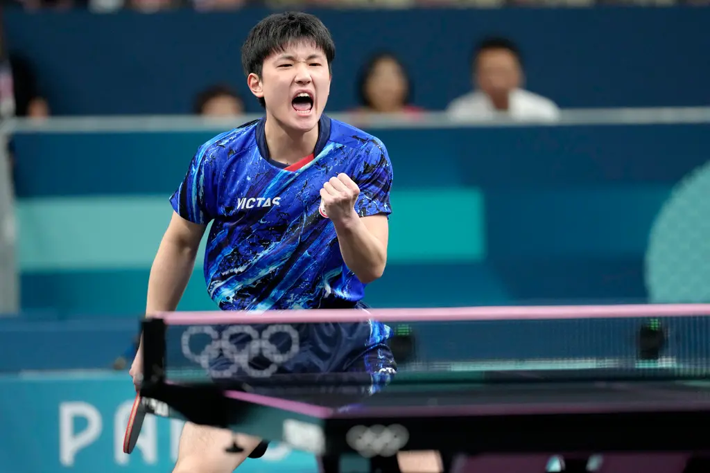 ▲日本桌球好手張本智和昨（29）日在第一輪比賽上，以總局數4：0順利擊敗比利時選手，闖進後續的32強。而他也在賽後分享出戰本次巴黎奧運的感受，並直呼現場法國球迷實在是太熱情。（圖／美聯社／達志影像）