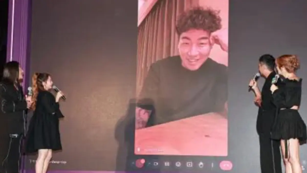 ▲《嗨！營業中》全新第四季今（30）日舉辦媒體記者會，郭泓志被其他藝人爆料，他經常在大家忙碌的時候在旁邊納涼，還帶著這季的工讀生乱彈阿翔一起，讓鬼鬼忍不住虧：「超不要臉！」（圖／記者葉政勳攝影）