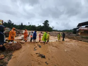 影／印度南部遭暴雨襲擊！土石流釀山崩　至少63人喪命、逾百受傷
