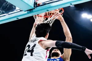 奧運男籃／正面賞給Gobert「麻辣鍋」　日本混血前鋒渡邊飛勇爆紅
