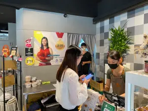 直擊/吳詩儀家中麵店爆紅!姊姊:父母開心抱一起 97歲翁也來吃 ▲拳擊好手吳詩儀家中麵店「文湖21雞湯麵」爆紅。(圖/記者蕭涵云攝)