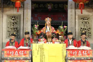 ▲年年盛大舉辦中元普度法會，由道行高深道士全天循正統古禮科儀、奉誦經文。（圖／品牌提供）