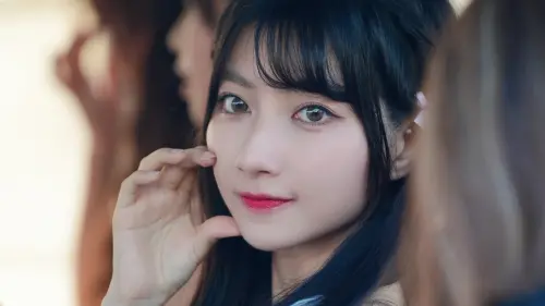 一粒差點走光！一趴下上衣太低「東西跑出來」　她不給看立刻補救
