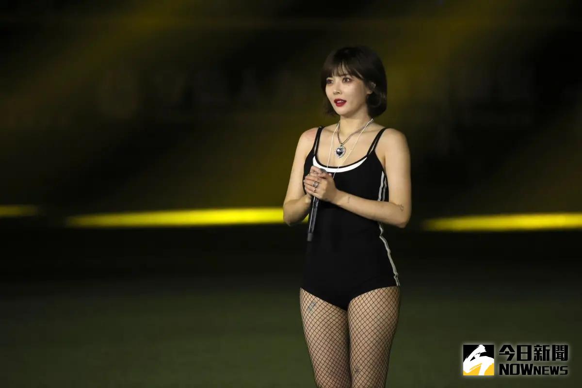 ▲中信兄弟今（1）日起於大巨蛋舉辦「CHANNEL B vol.2」K歌主題周，其中週六賽事光是預售票就賣出超過3.5萬張，確定打破去年泫雅來台，吸引34506名球迷進場的中職例行賽單場票房紀錄。（圖／記者李政龍攝）