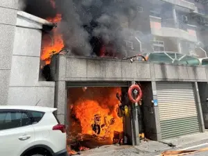 疑鋰電池充電故障！花蓮透天厝突竄兇猛火勢　女屋主嗆傷送醫
