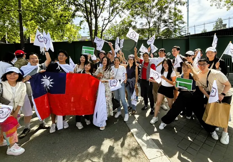 ▲台灣黃金搭檔「麟洋配」李洋／王齊麟在巴黎奧運羽球男雙闖進金牌戰，大批球迷進場挺台灣。（圖／記者廖聿偉攝）