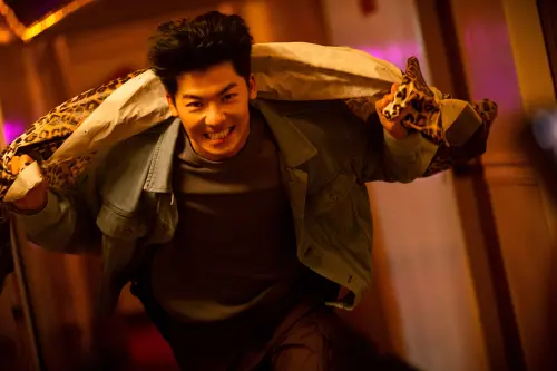 ▲許光漢《正港分局》為了抓到「成語連續殺人魔」展開調查(圖/Netflix提供) ▲許光漢《正港分局》為了抓到「成語連續殺人魔」展開調查(圖/Netflix提供)