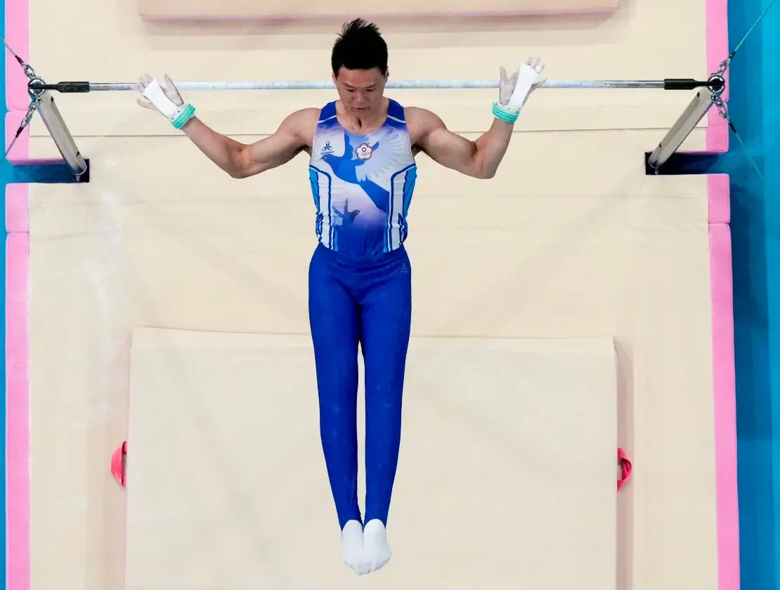 ▲「亞洲貓王」唐嘉鴻出戰巴黎奧運男子體操單槓決賽，可惜出現掉槓失誤，但仍以13.966分奪得銅牌！（圖／美聯社／達志影像）
