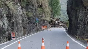 南橫公路驚傳坍方！台東新武路段「大量土石崩落」阻斷交通
