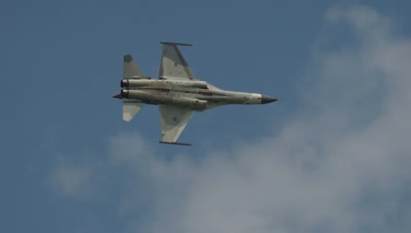 ▲今年唯一一場國軍營區開放活動將於8月10日在嘉義空軍基地舉行,6日進行全兵力預演校閱,IDF經國號戰機進行性能展示,展現高難度飛行技術。(圖/記者呂炯昌攝,2024.08.06)