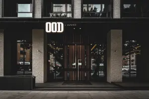 ▲OOD by CHECK inn是雀客國際酒店集團旗下首間導入ESG概念營運的綠建築酒店，建物主體獲台灣EEWH綠建築標章認證。（圖／雀客集團提供）