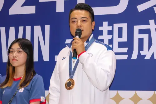 2024巴黎奧運射擊定向飛靶銅牌得主李孟遠返台。(圖/記者朱永強攝) ▲2024巴黎奧運射擊定向飛靶銅牌得主李孟遠返台。(圖/記者朱永強攝)