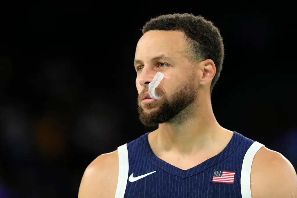 ▲美國男籃明星後衛Stephen Curry這場比賽沒有太多發揮，總計他這一屆巴黎奧運4戰場均得到7.3分，三分球20投5中，帳面上來看表現並不是太出色。（圖／美聯社／達志影像）