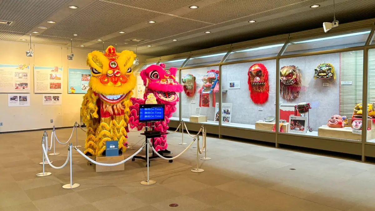 ▲高史博於日本冰見市立博物館展出《跨海的獅子舞》交流展。（圖／高史博提供）