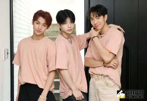 獨家／《原子少年2》校草李定、東翰相愛相殺6年！泊澈脫衣是猛男
