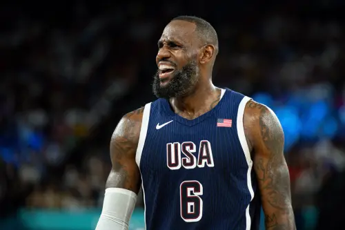 ▲「詹皇」LeBron James領軍美國男籃眾多球星出戰巴黎奧運，包含Kevin Durant、Anthony Davis等人，在8強賽擊敗巴西後，將在4強再度碰頭交手多次的強敵塞爾維亞。（圖／美聯社／達志影像）