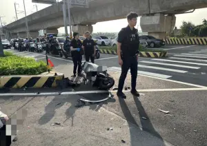 ▲桃園警遭轎車違規左轉猛撞，上班途中遇劫身亡（圖／翻攝畫面）