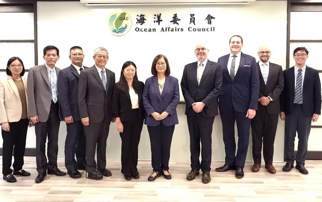 ▲美國在台協會(AIT)處長谷立言(右4)拜會海洋委員會主任委員管碧玲，受到熱烈歡迎。(圖／海洋委員會提供)