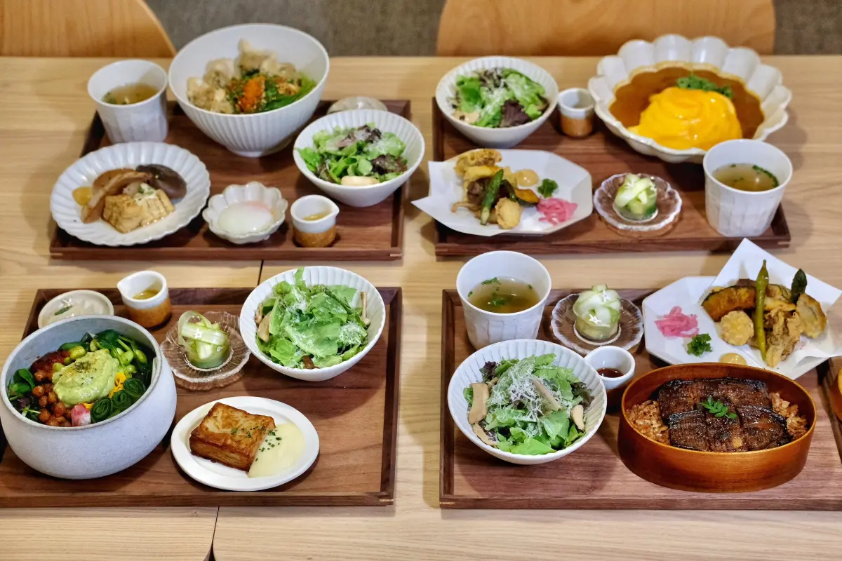 ▲有米其林綠星殊榮的「小小樹食」，開設新分店進駐「0km 山物所」，於日式老宅中推出4套全新概念的「和式洋食」蔬食套餐，還將於假日加賣早餐。（圖／記者葉盛耀攝）