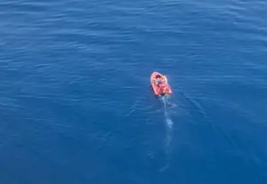 8日中午,挪威奮進號郵輪於東海的公海範圍,發生一名台籍男旅客落海事故,,詳細事故原因仍待調查釐清。(圖/民眾提供) ▲8日中午,挪威奮進號郵輪於東海的公海範圍,發生一名台籍男旅客落海事故,,詳細事故原因仍待調查釐清。(圖/民眾提供)