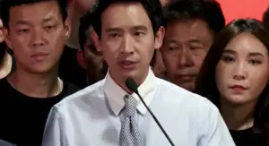 泰國前進黨宣佈另組新黨！憲法法庭勒令解散　前黨魁皮塔發表演講
