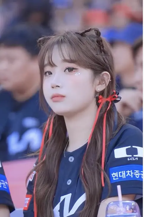 ▲李珠珢還沒忘記台灣曬「超台美食歡迎卡」!台粉湧入IG洗版:來當小公主。(圖/李珠珢IG) ▲李珠珢拿到傳說中的「5倍薪資」,預估月收入有10萬台幣以上。(圖/IG 0724.32)