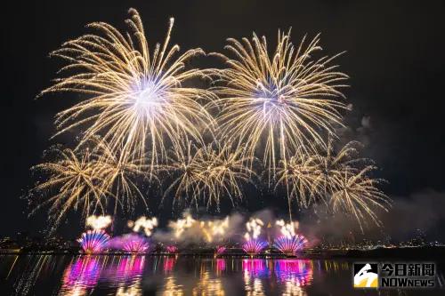 2025大稻埕煙火8/6登場！終場放8分鐘　場次時間、表演卡司搶先看
