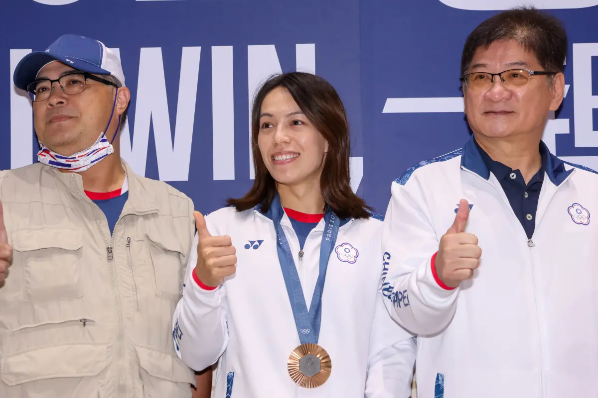 ▲「舉重女神」郭婞淳談到自己見證台灣拳擊手林郁婷奪下巴黎奧運拳擊女子57公斤級金牌時，透露自己「當下看到雞皮疙瘩都起來」，很為對方開心。（圖／記者朱永強攝）