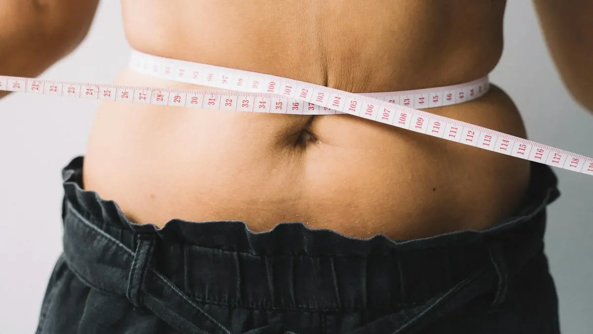 ▲一名35歲二寶爸聽見孩子提到「爸爸的肚子好像軟綿綿的枕頭」，就醫檢查發現雄性荷爾蒙不足。（示意圖／Pixabay）