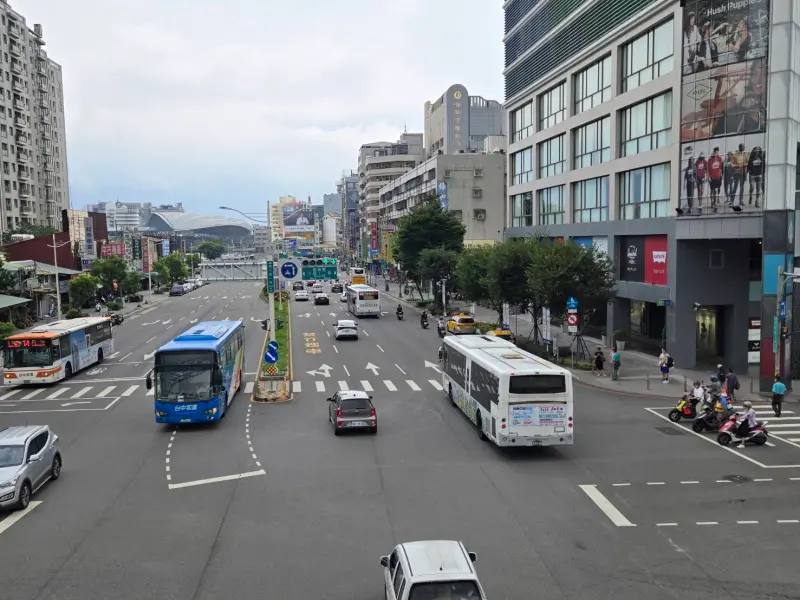 ▲議員陳俞融指出，台中公車老舊、故障問題嚴重，市府編列公車相關預算高達27.8億，市民沒有享受到應有的公車品質(圖／陳俞融提供2024.8.11)