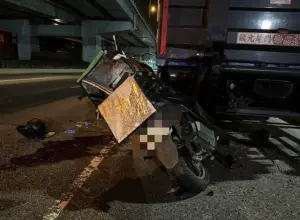 新北貨車司機違停吃宵夜！外送員騎車「高速撞上車尾」送醫不治
