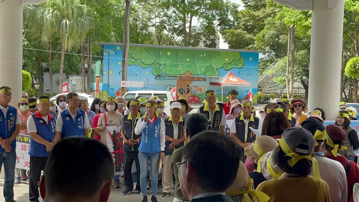 ▲台南六甲和新營鄉親赴市府抗議，拒絕六甲營區成為警用長槍靶場。（圖／作者提供）