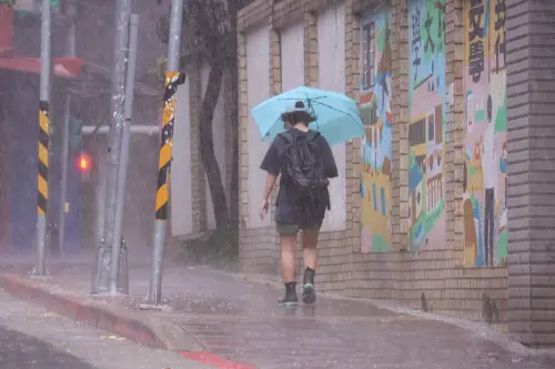 ▲凱米颱風、雨天、下雨、大雨、天氣配圖。（圖／NOWnews攝影中心，2024.07.24）