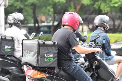 ▲美食外送、Uber Eats。（圖／NOWnews攝影中心）