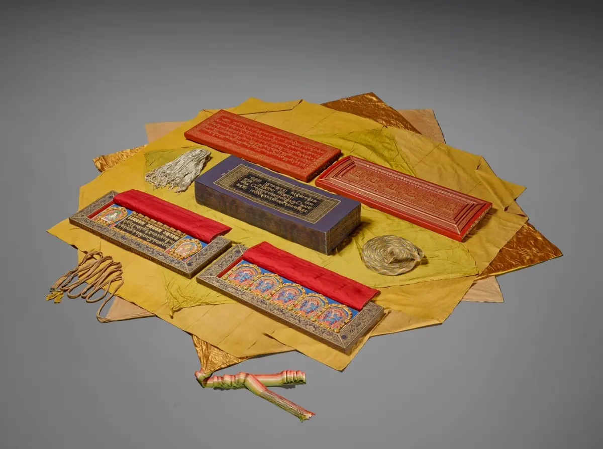 ▲清康熙《藏文寫本龍藏經》。（圖／故宮提供）