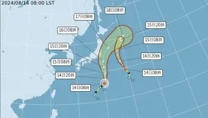 ▲安比颱風將會增強朝日本靠近，悟空颱風則是發展條件不佳，後續會慢慢消散。（圖／中央氣象署）