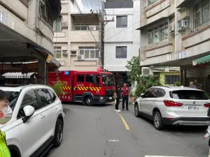▲今天的會勘現場由環保局、消防局等工作車輛實地呈現狀況。(圖/市議員林智鴻辦公室提供) ▲今天的會勘現場由環保局、消防局等工作車輛實地呈現狀況。(圖/市議員林智鴻辦公室提供)