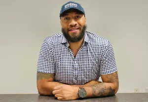 前NBA球員成共和黨參議員人選!懷特競選資金竟花在脫衣舞俱樂部