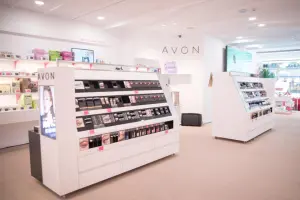 ▲AVON雅芳在台灣還設有體驗門市。（圖／翻攝自AVON Taiwan 雅芳粉絲團）