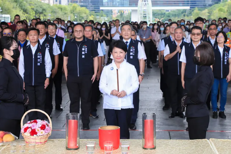 ▲台中市長盧秀燕今天主持中市府中元普度活動，向好兄弟祈求3願。（圖／台中市政府提供，2024.08.16）