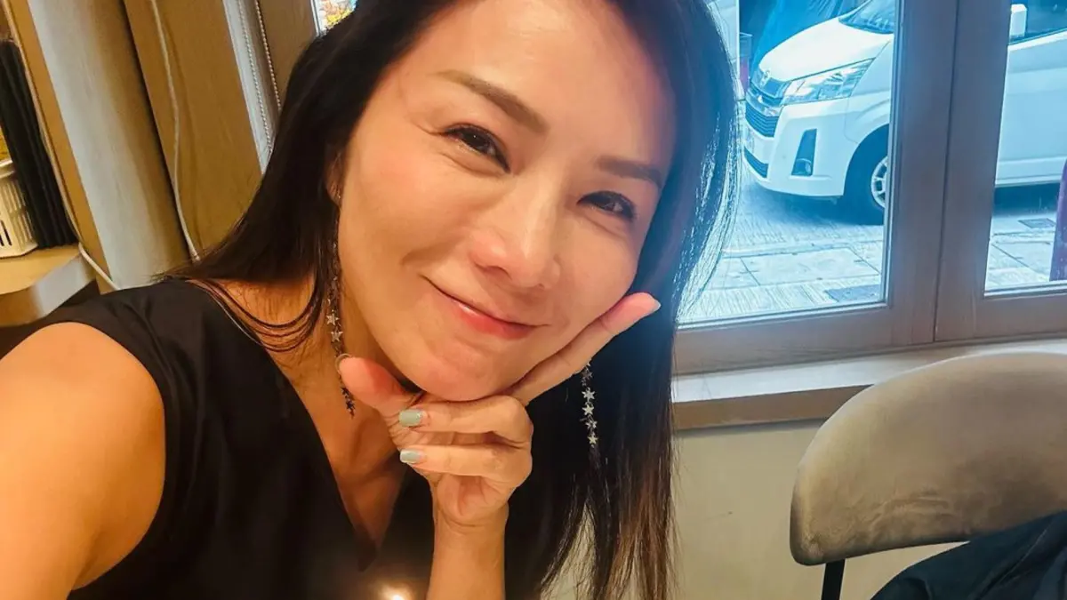 ▲49歲香港女星吳文忻（現名吳忻熹）2022年罹患乳癌，歷經艱辛的療程後，癌症仍然復發擴散到淋巴腺，一度有在家中等死的心情。（圖／吳文忻IG）